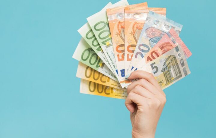 Online Kredit in Österreich aufnehmen – Anbieter & Ratgeber